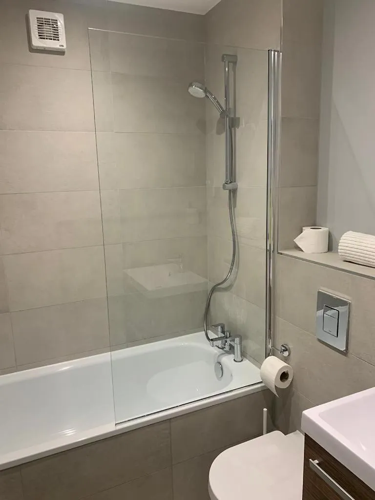 Victoria Park Two-Bedroom Apartments By Novarooms London