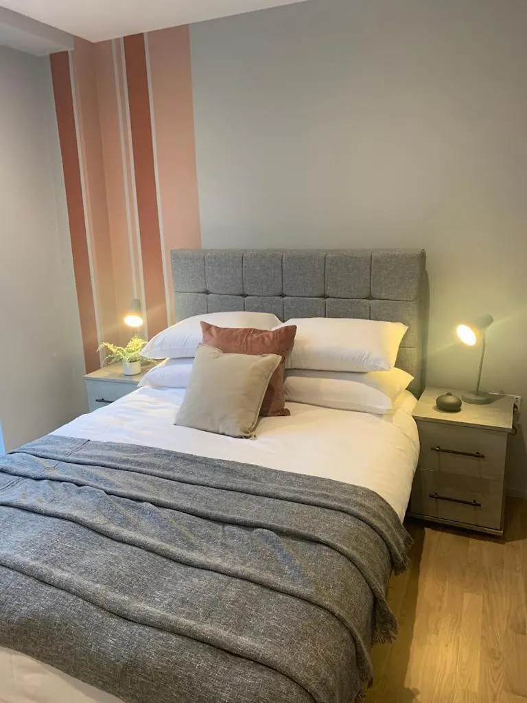 Victoria Park Two-Bedroom Apartments By Novarooms London